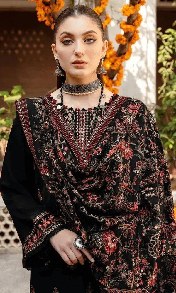 Black Embroidered Suit - 3 Pcs Elegance with Dhanak Fabric